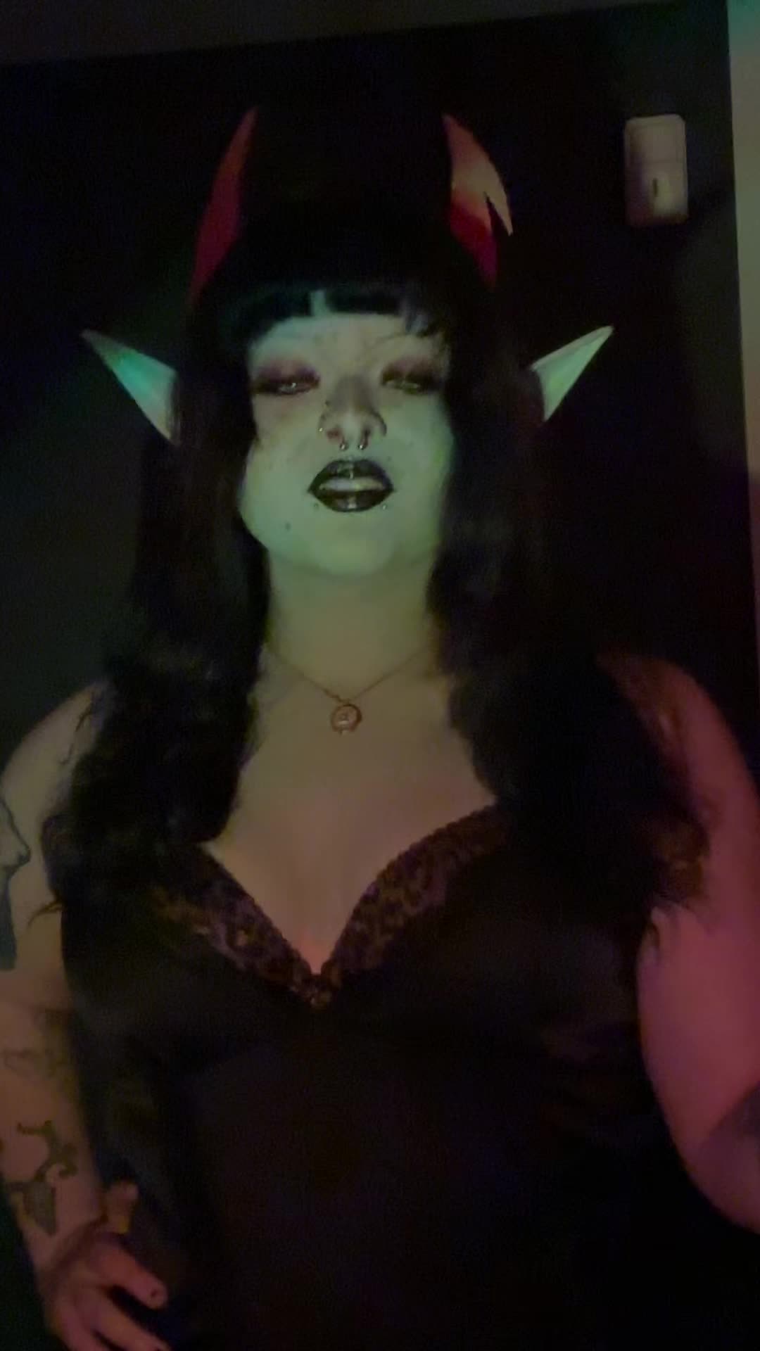 @🐈🪶