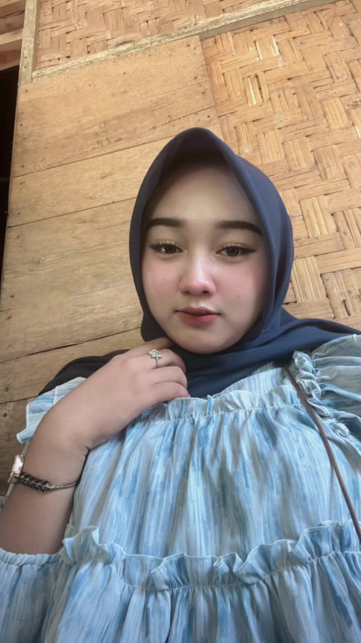 @(jeni&reg;️)