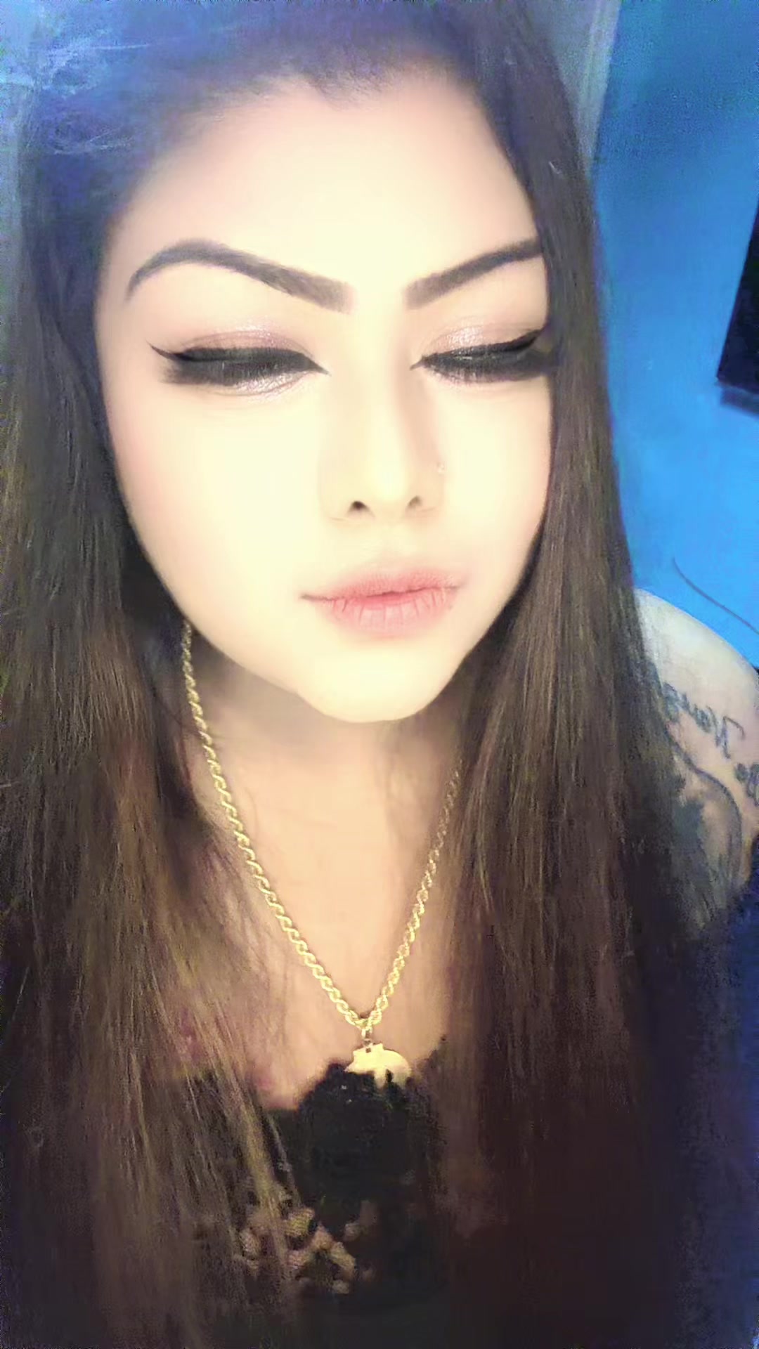 @ǝɔuɐɯoᴚ lnɟǝɓuǝʌǝᴚ 🖤