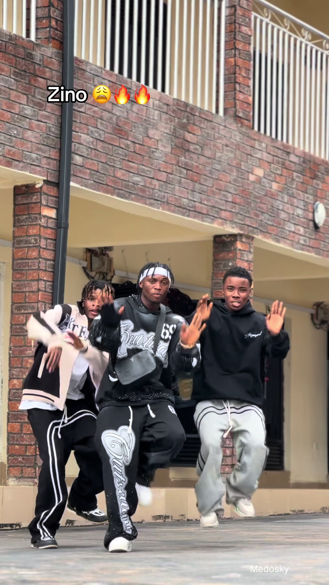 @𝑩𝒊𝒈 𝑴&ecirc;𝒅ō𝒔𝒌𝒚😈
