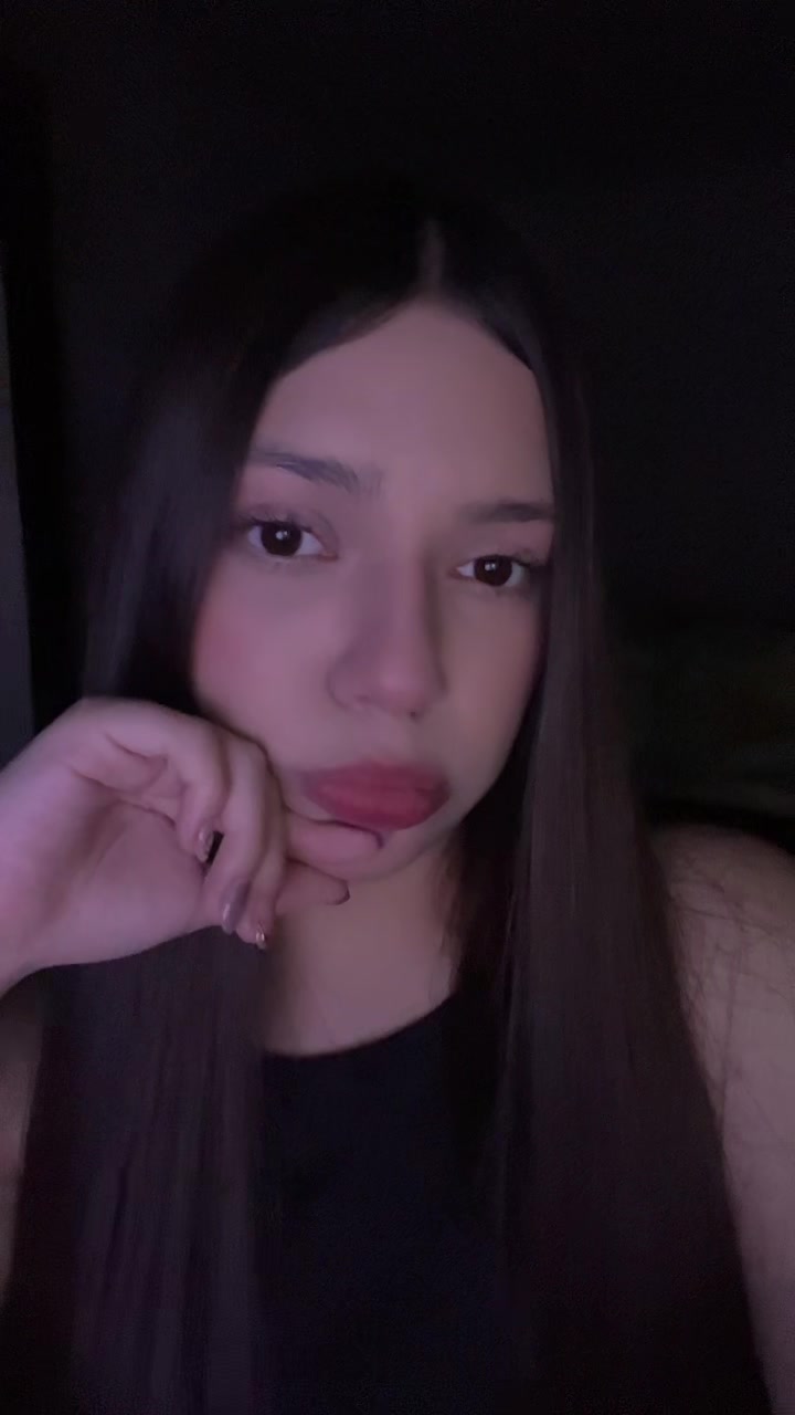 @aylinn