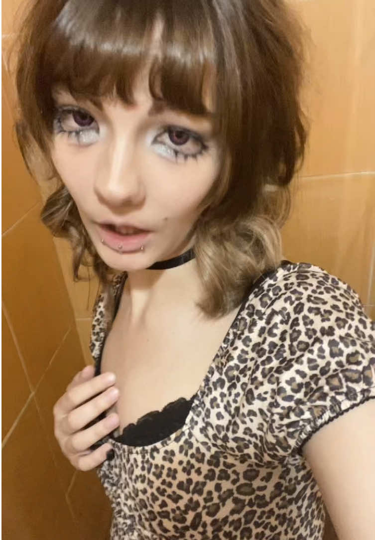 @emoanya