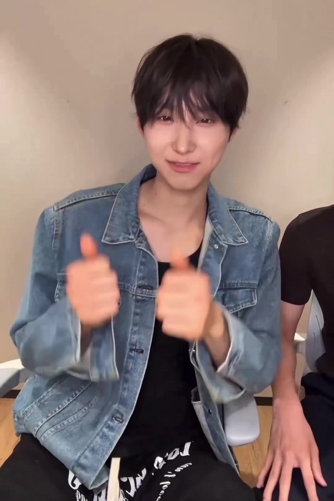 @donghwa's noona👀