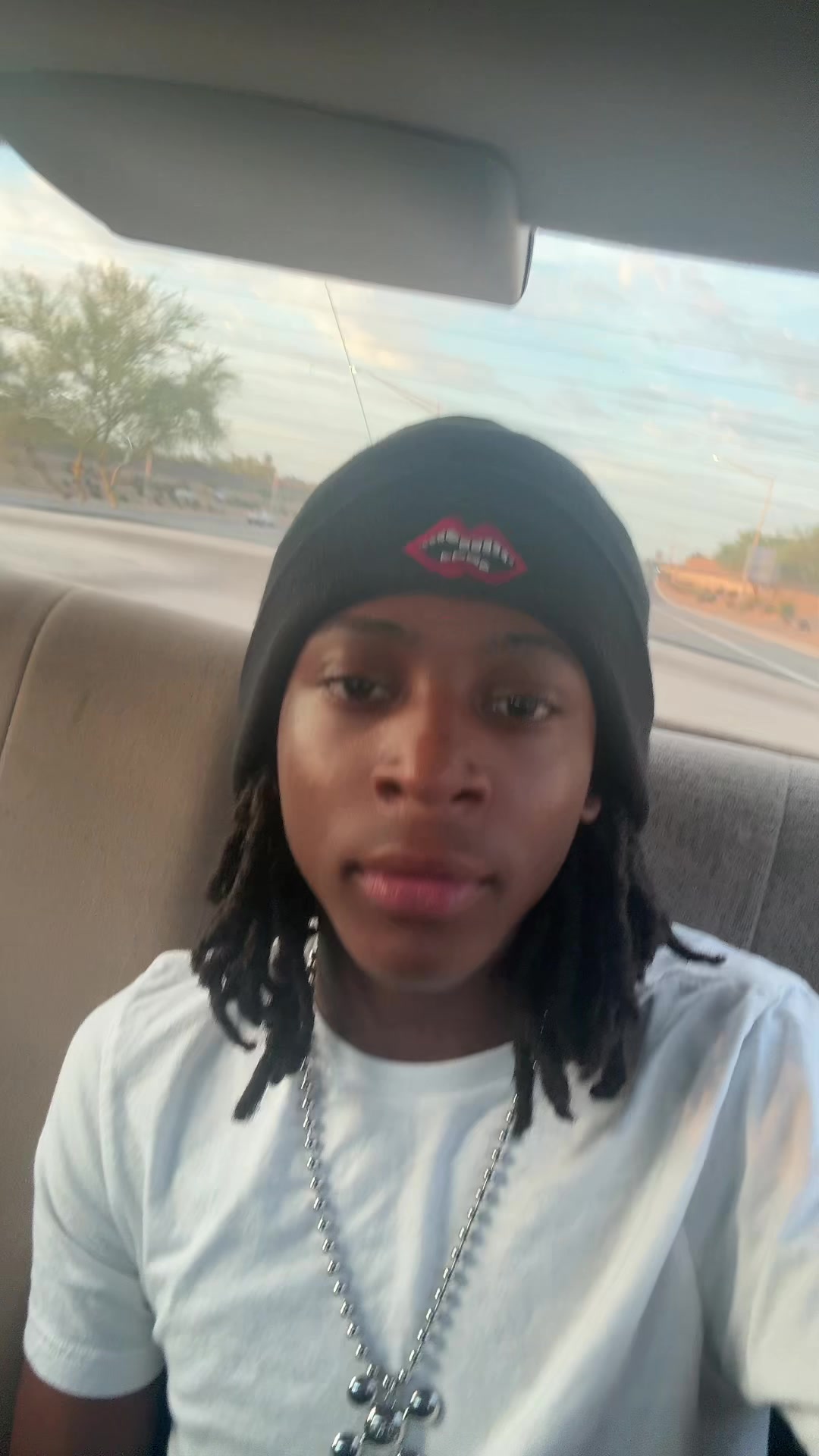 @🧍🏾&zwj;♂️