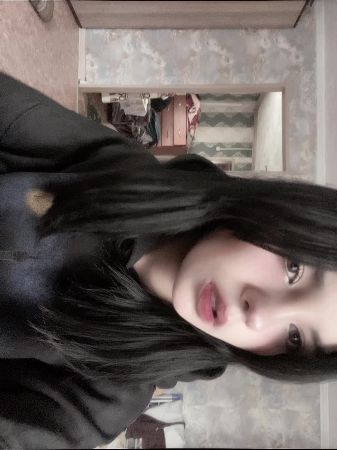@>ди<