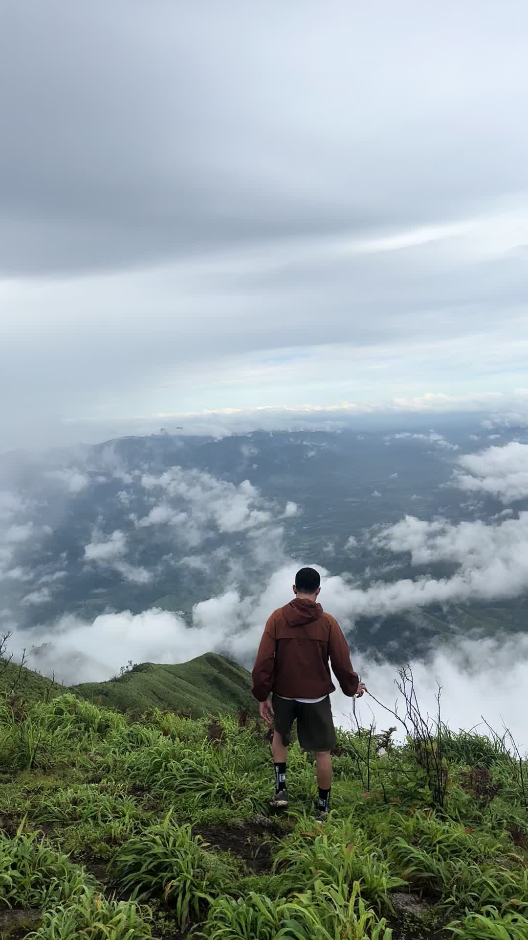 @คิว ฐากูร