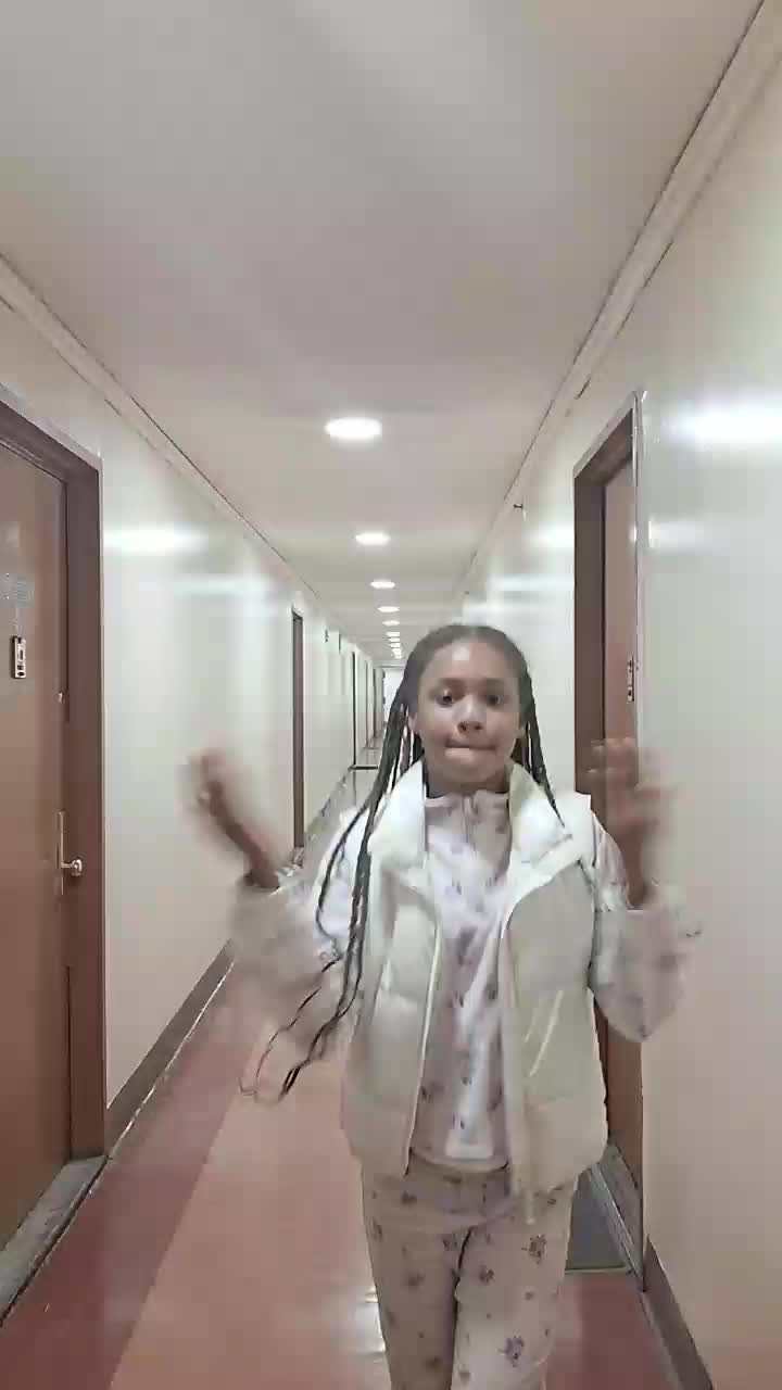 @THEEONLYRAYNEE