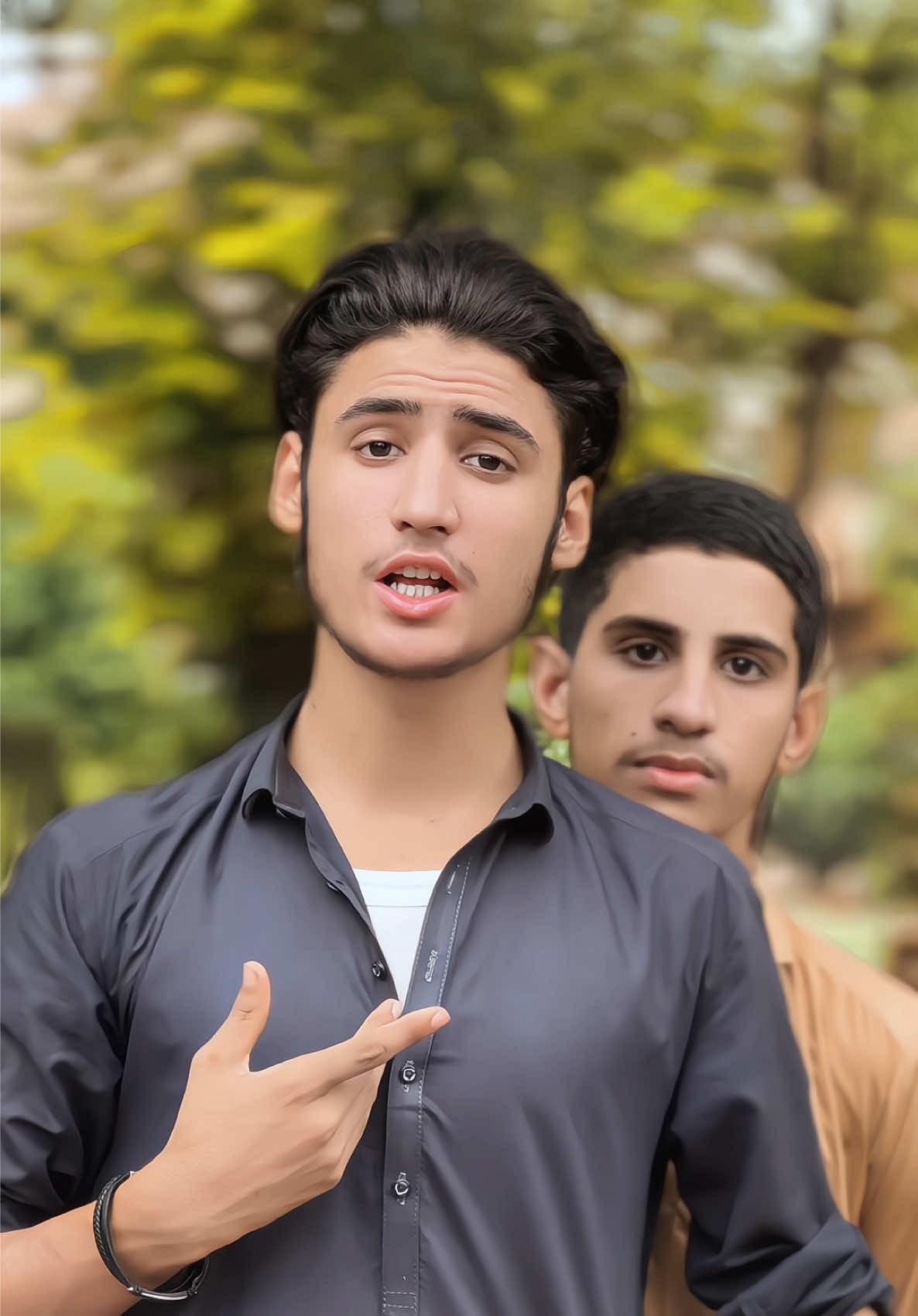 @ᴘᴇѕʜᴀᴡᴀʀ{ʙᴏʏ}👨🏽🎤
