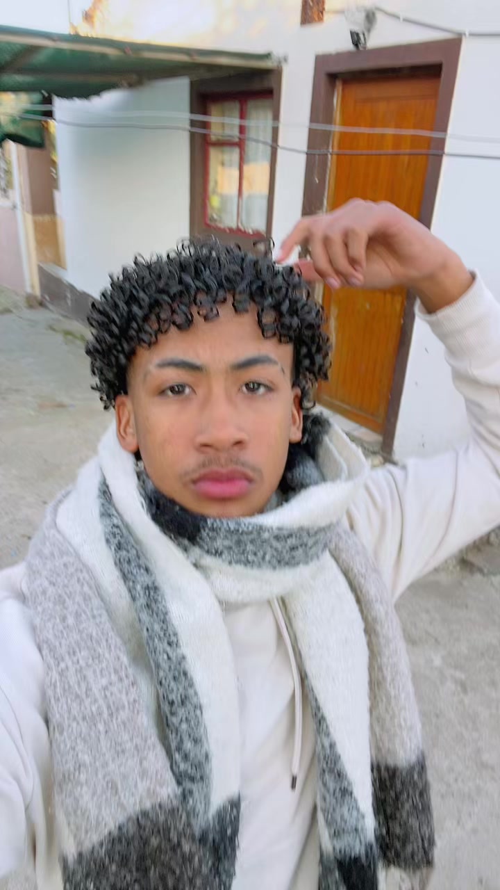 @𝓤𝓷𝓬𝓵𝓮_𝓱𝔂𝓻𝓸𝓷 🗽.