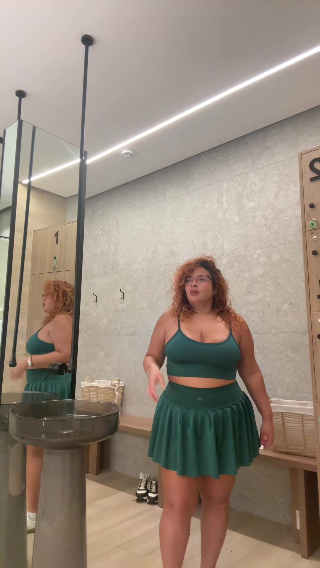 @Laliconsumelocal