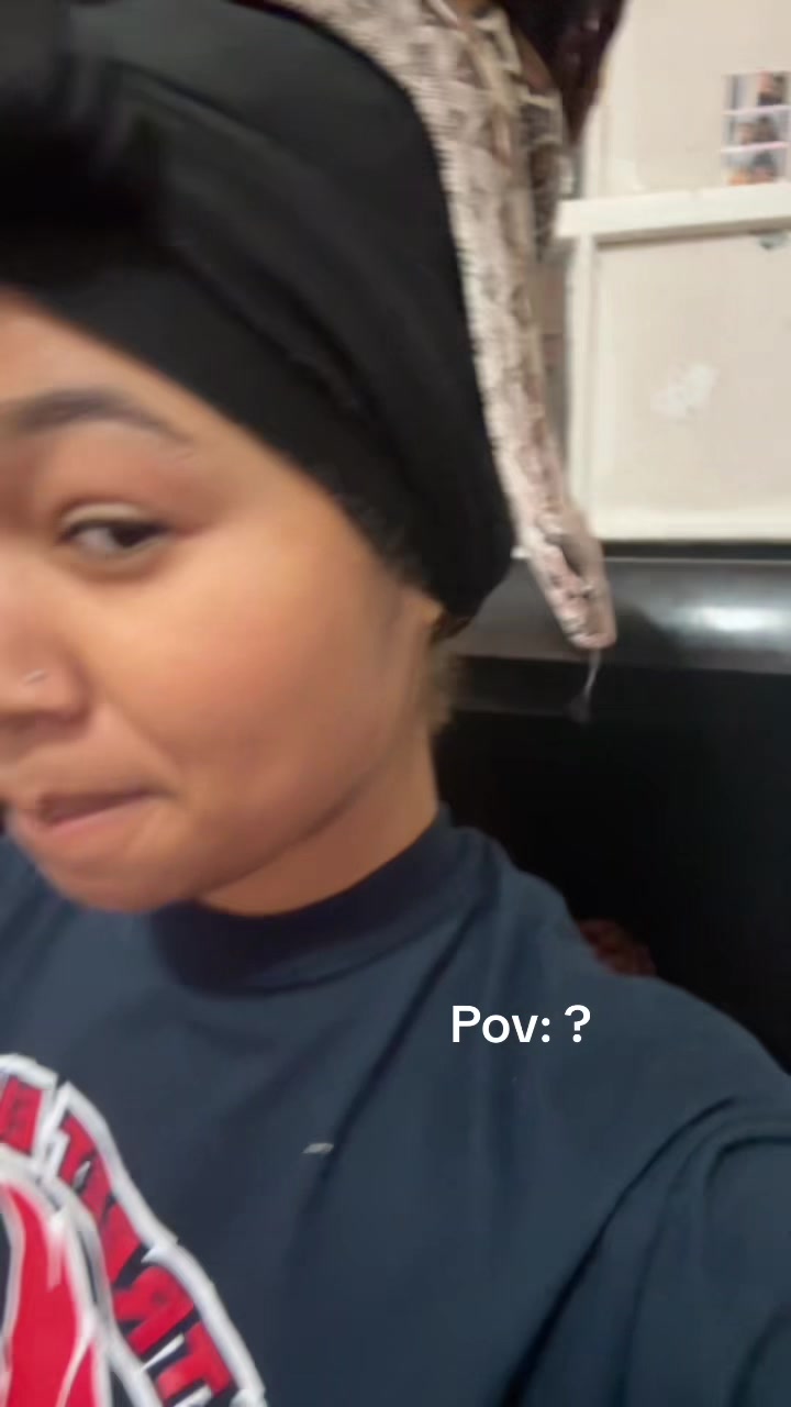 @<33