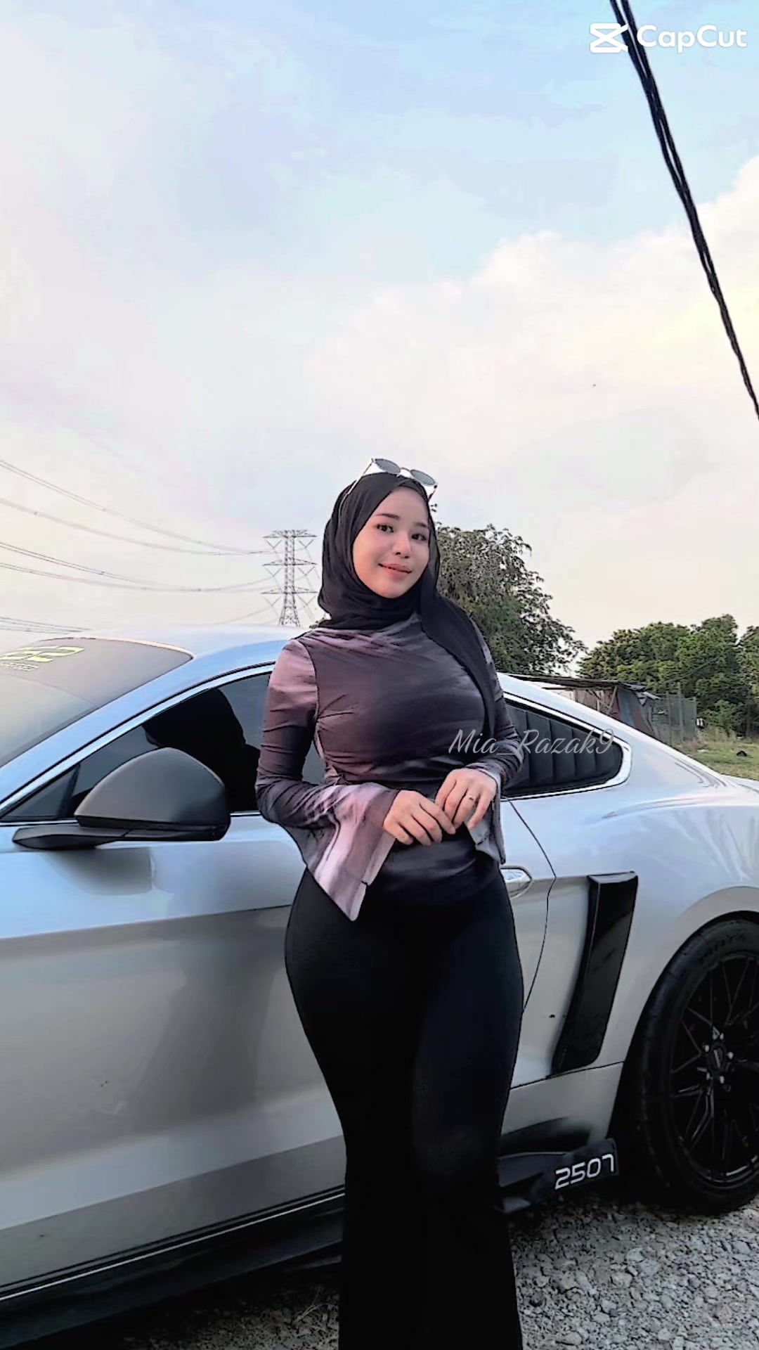 @Mia_Razak9