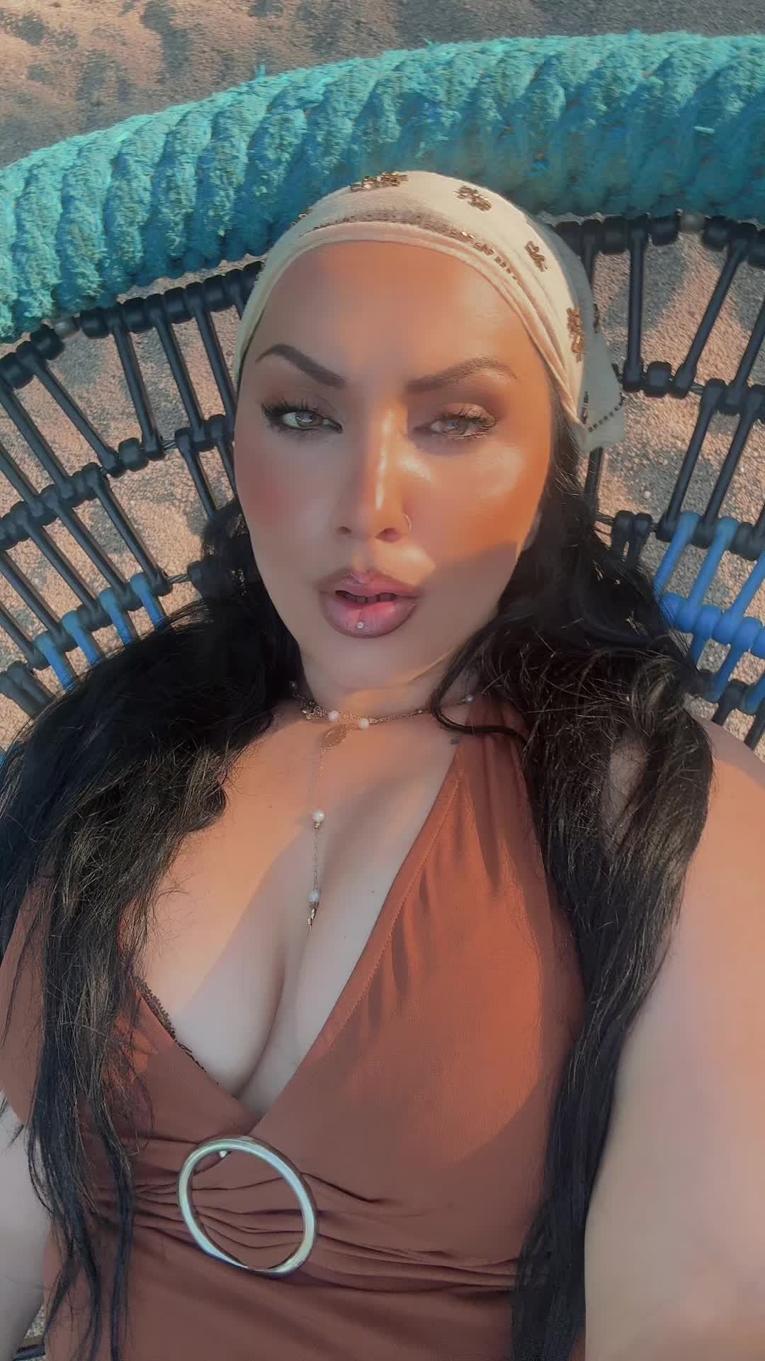 @Emily Queen ๐๐๐ฉ๐ช ๐ฒ๐ฐ