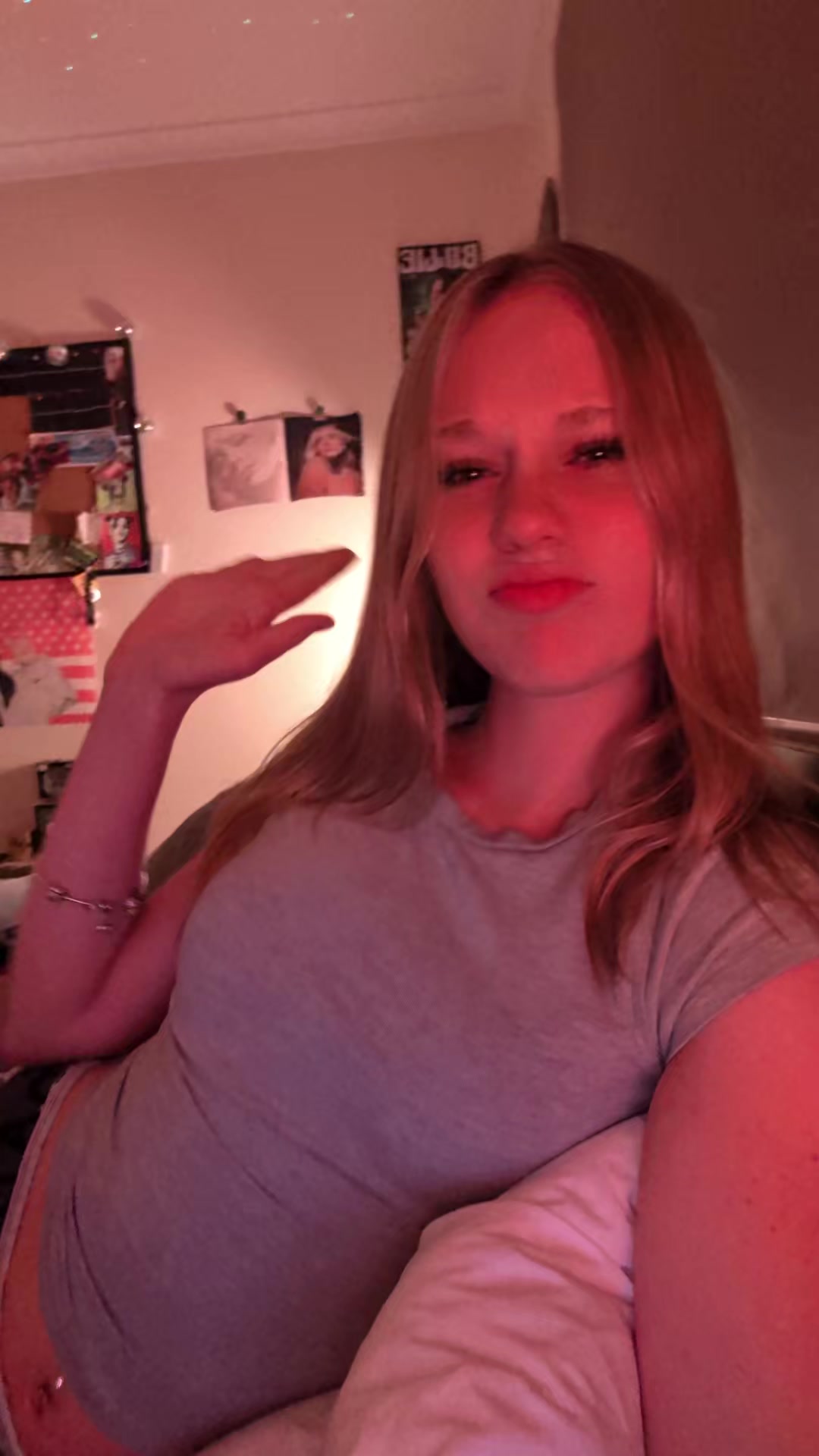 @ellaa🕸️