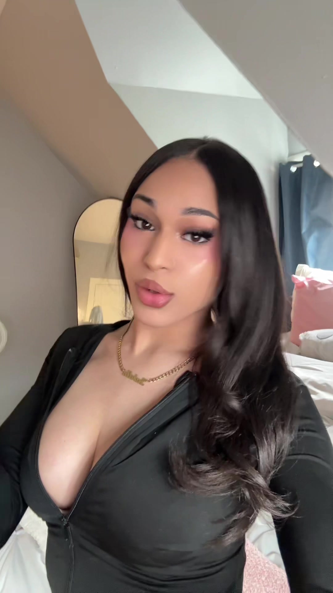 @iluvbellaaa_