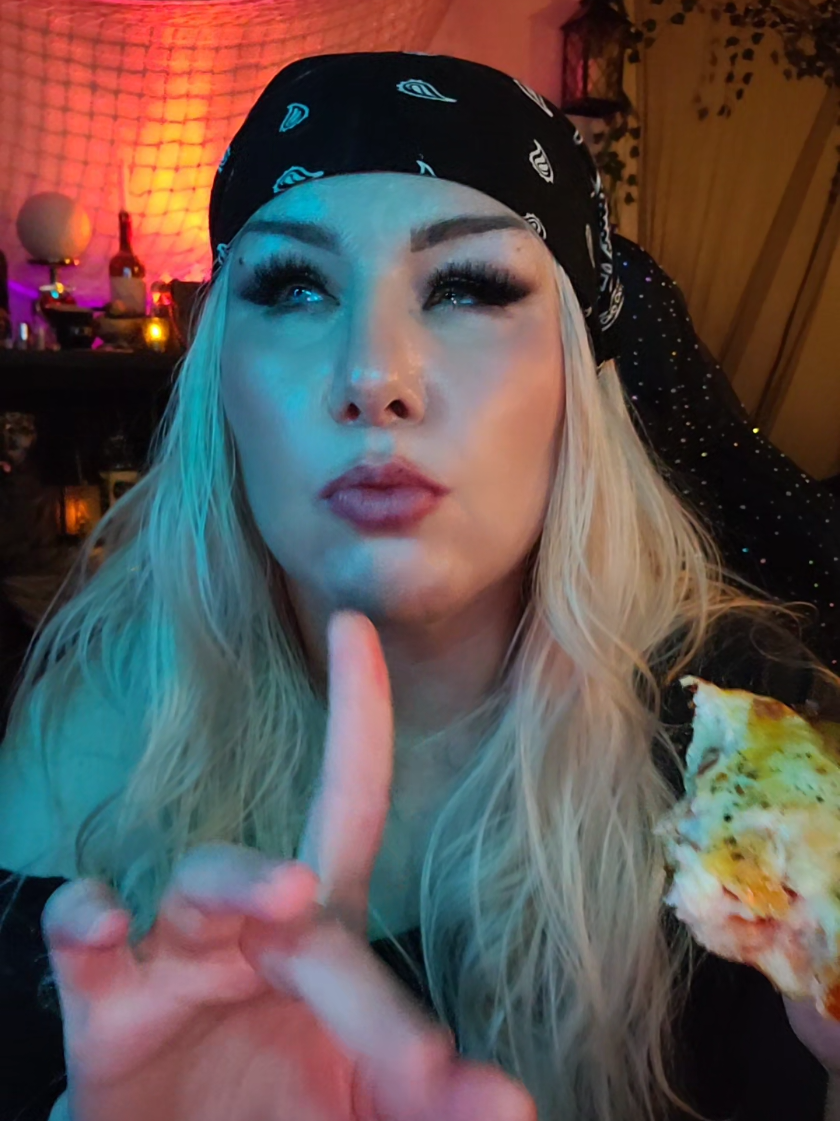@SHAUNA 🏴☠️