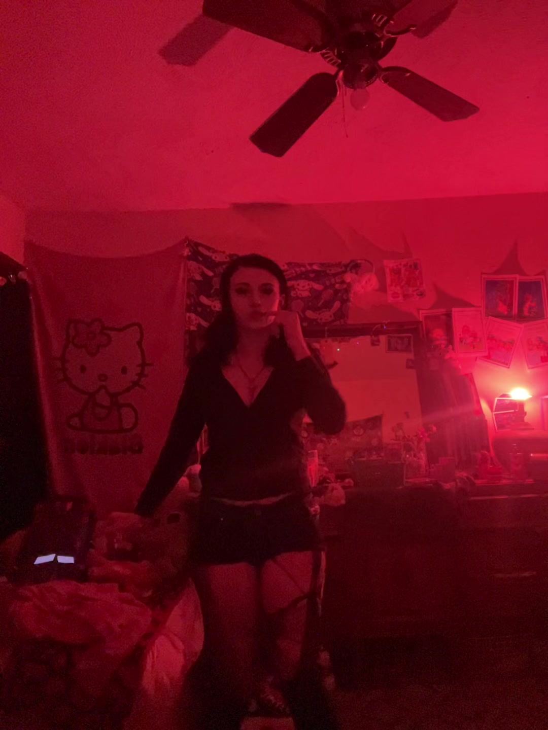 @v4mp_d0llrot4u