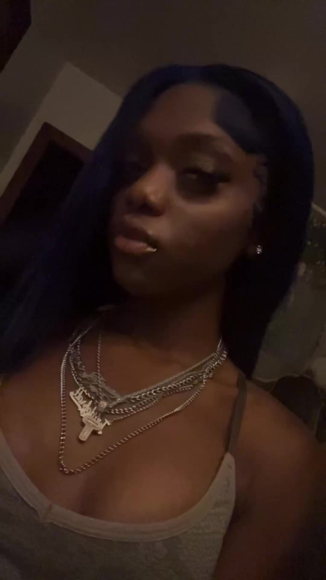@Chocolatebratttttt