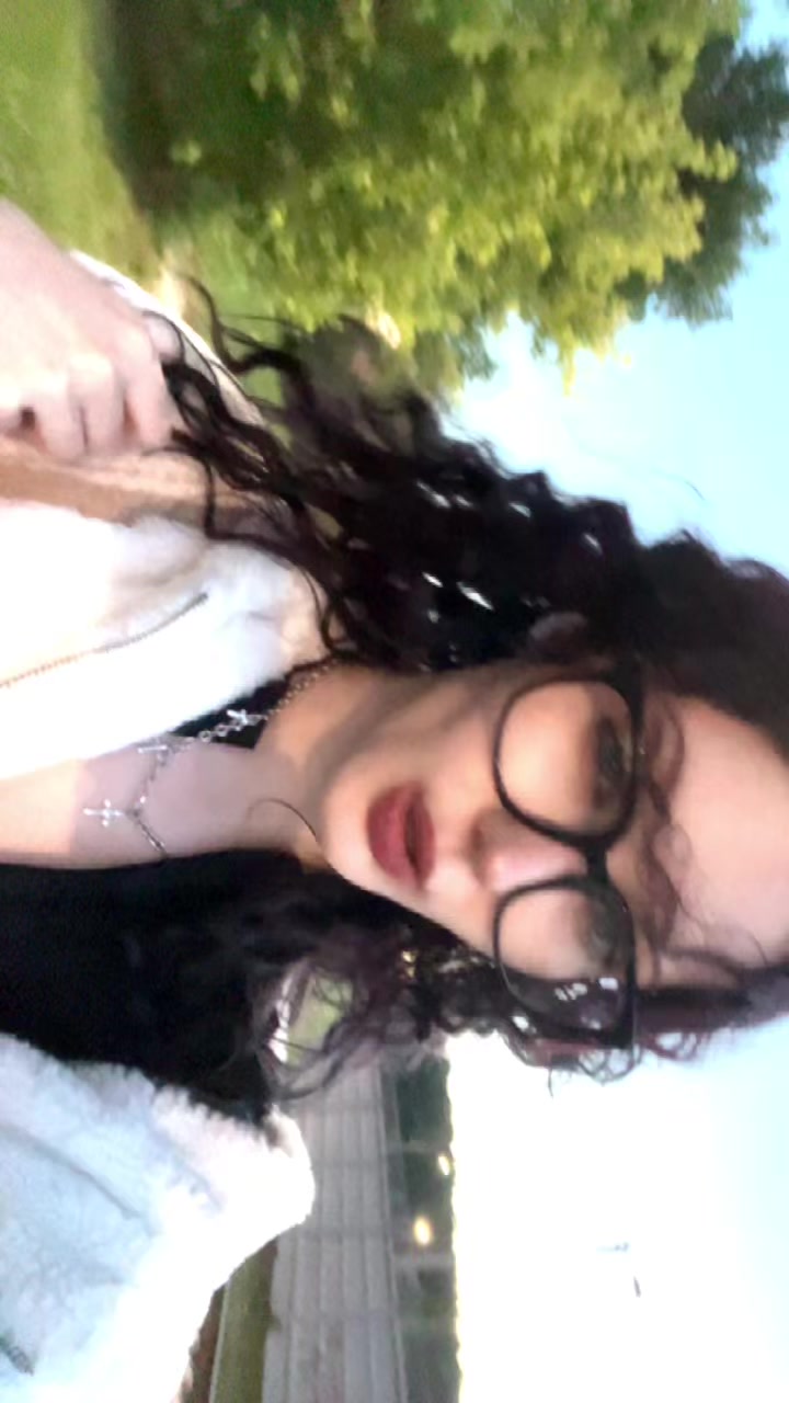 @crlysew