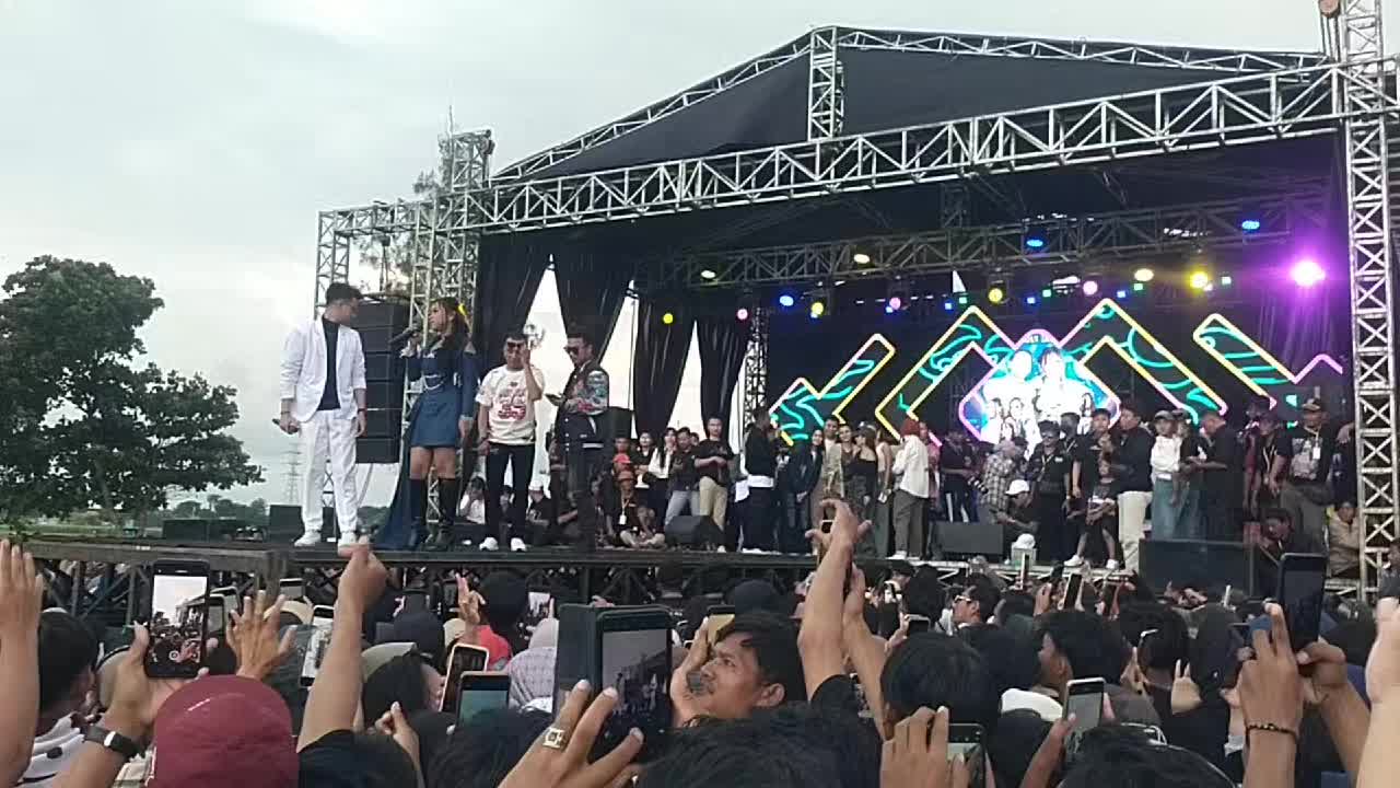 @Iskh.Azam 🇮🇩