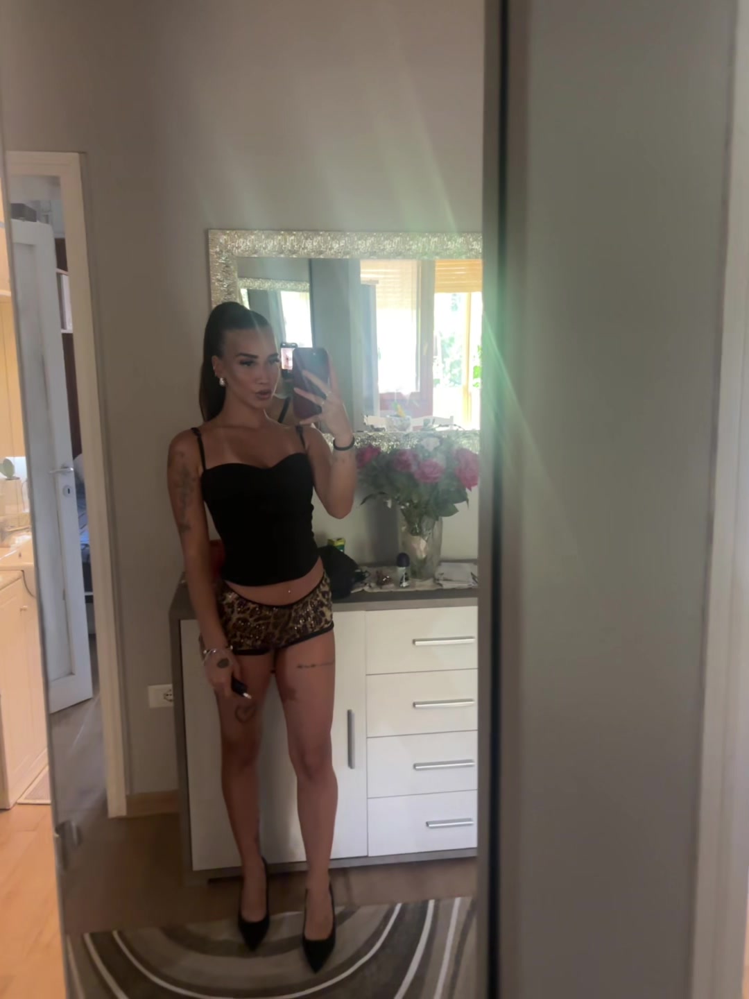 @🦅