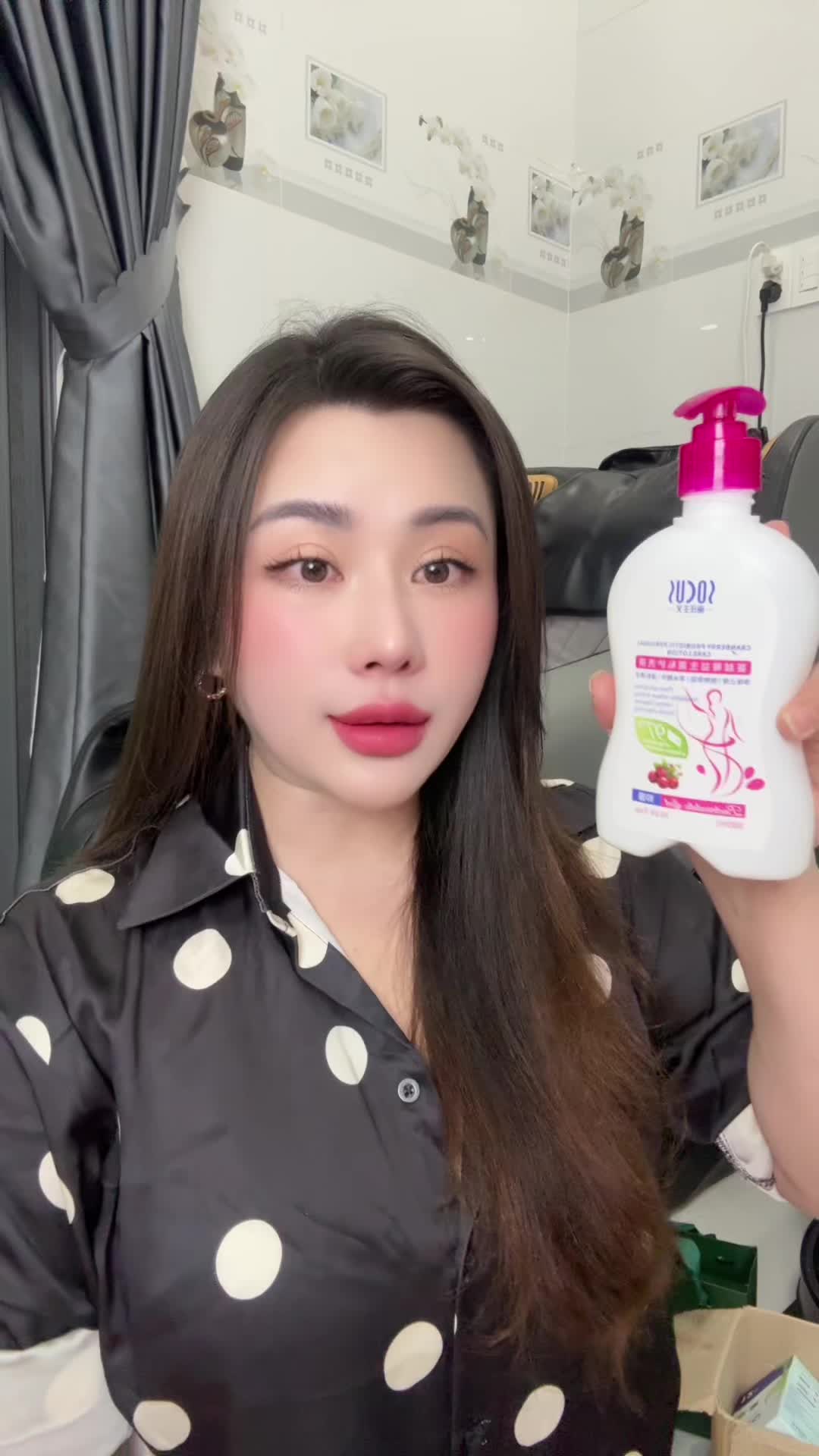 @Ho&agrave;ng Yến
