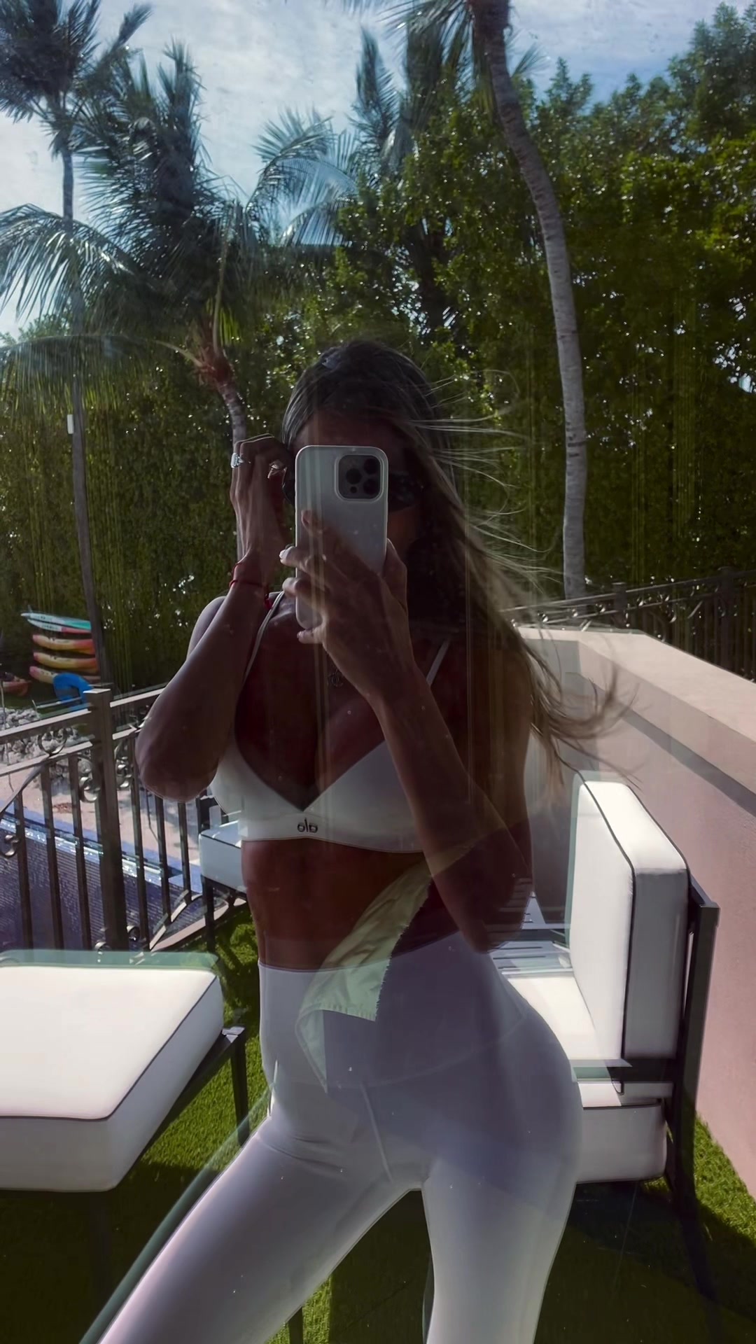 @lenashyrokova