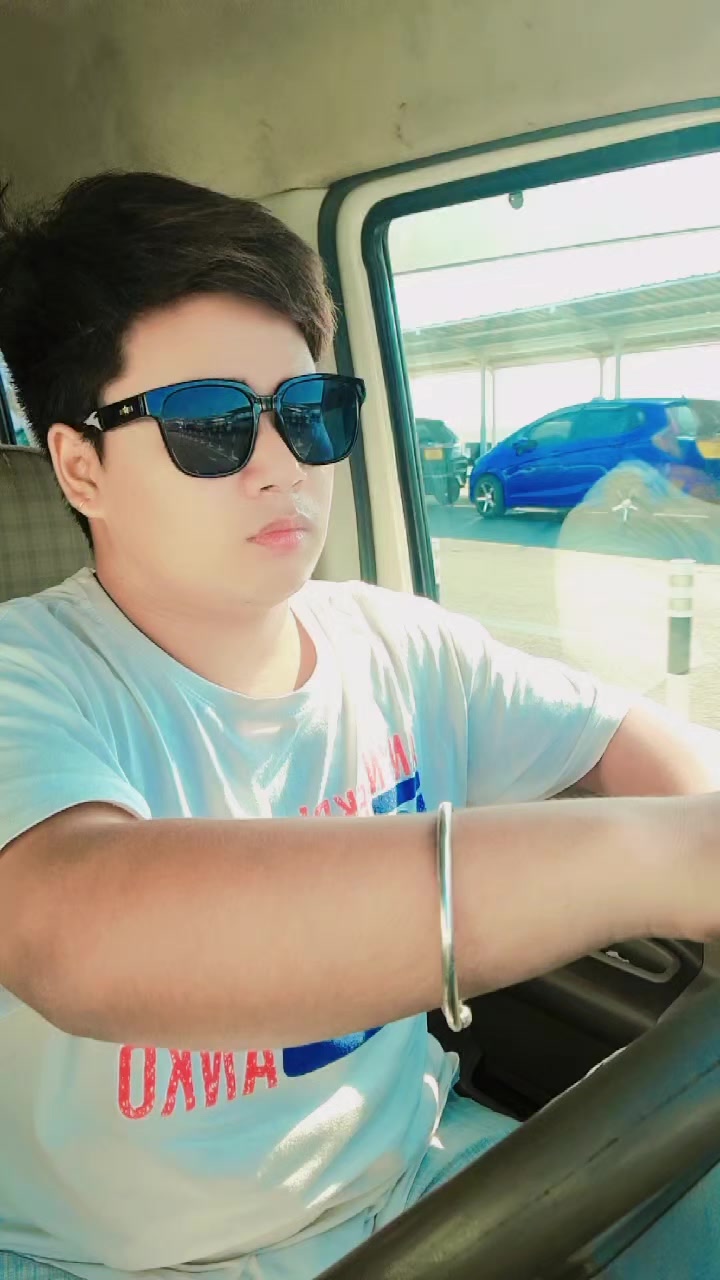 @makwanpure dimpal boy😎😎💖