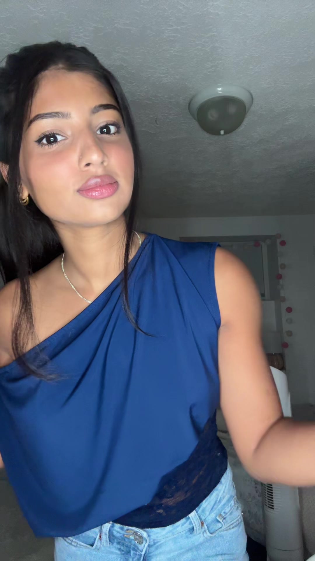 @Raina:)