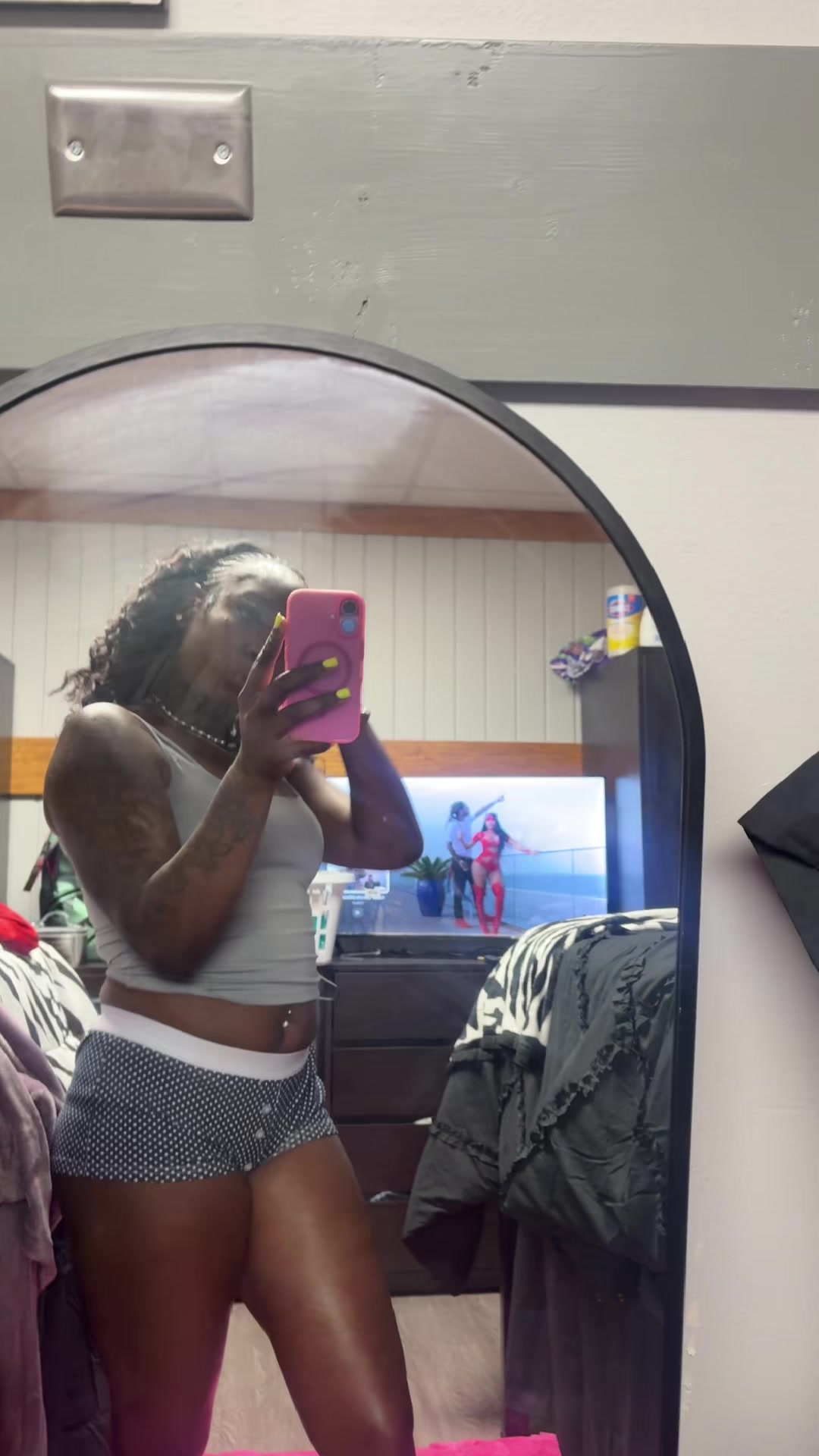 @literallynotlashae