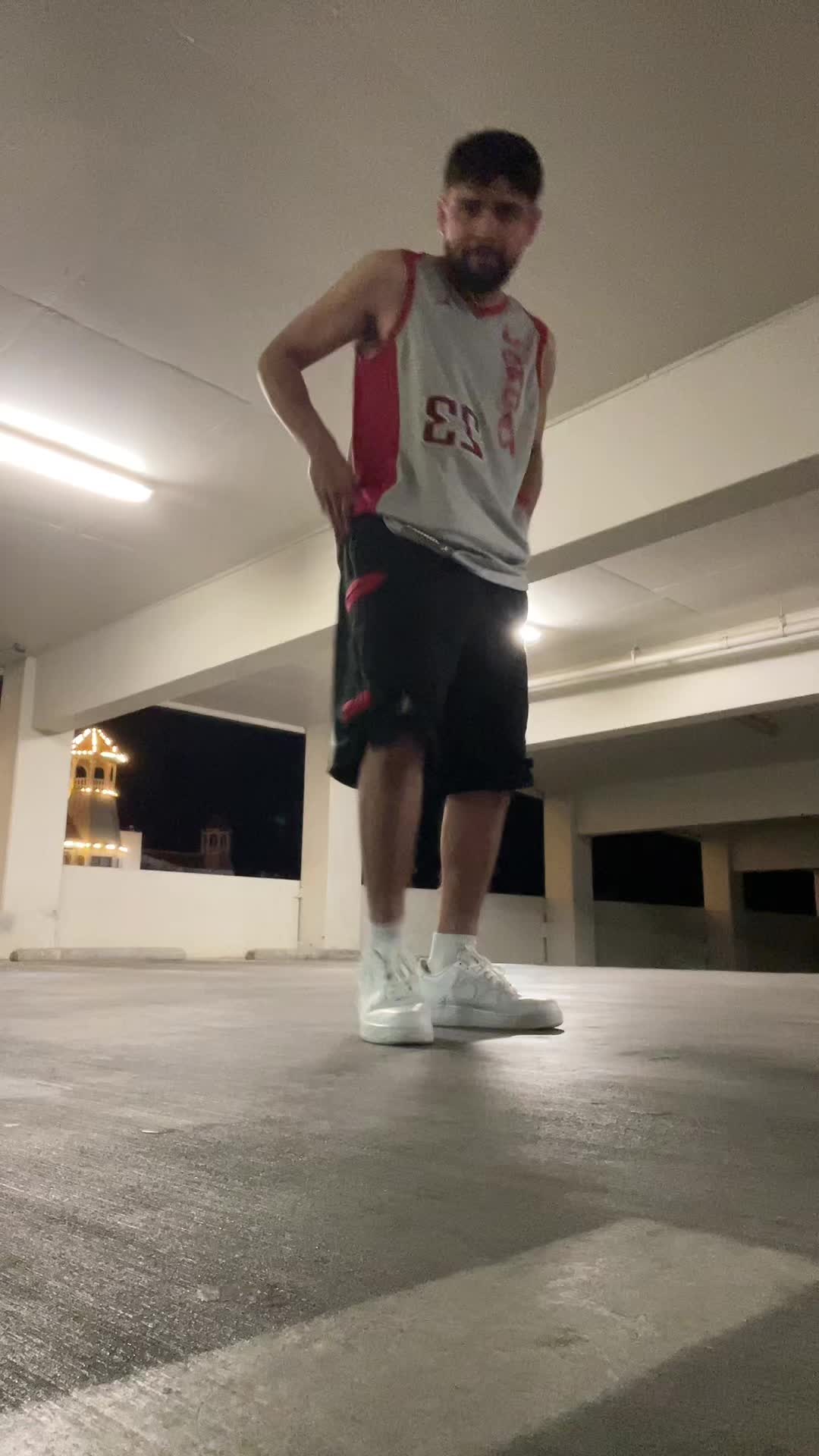 @isaac_dances