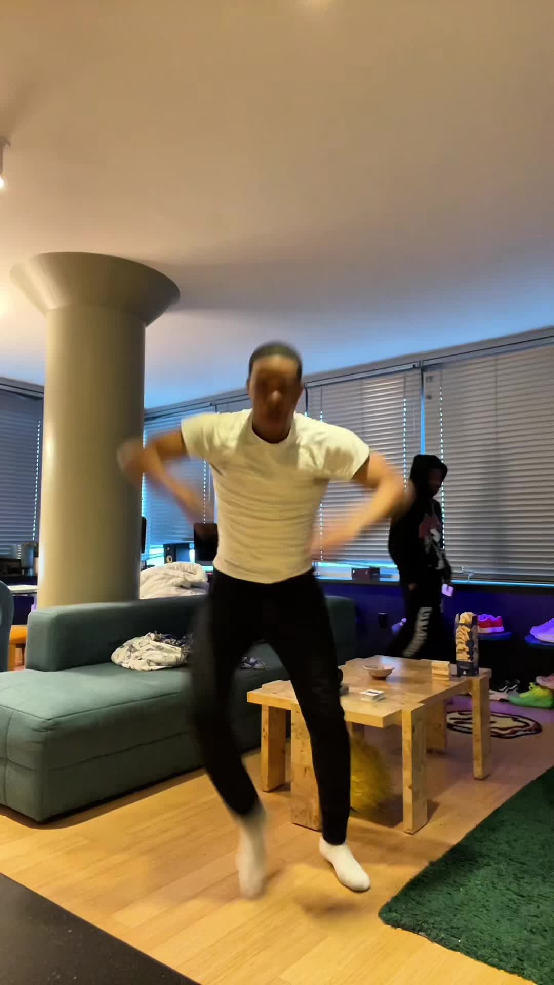 @Blxckhouse☄️