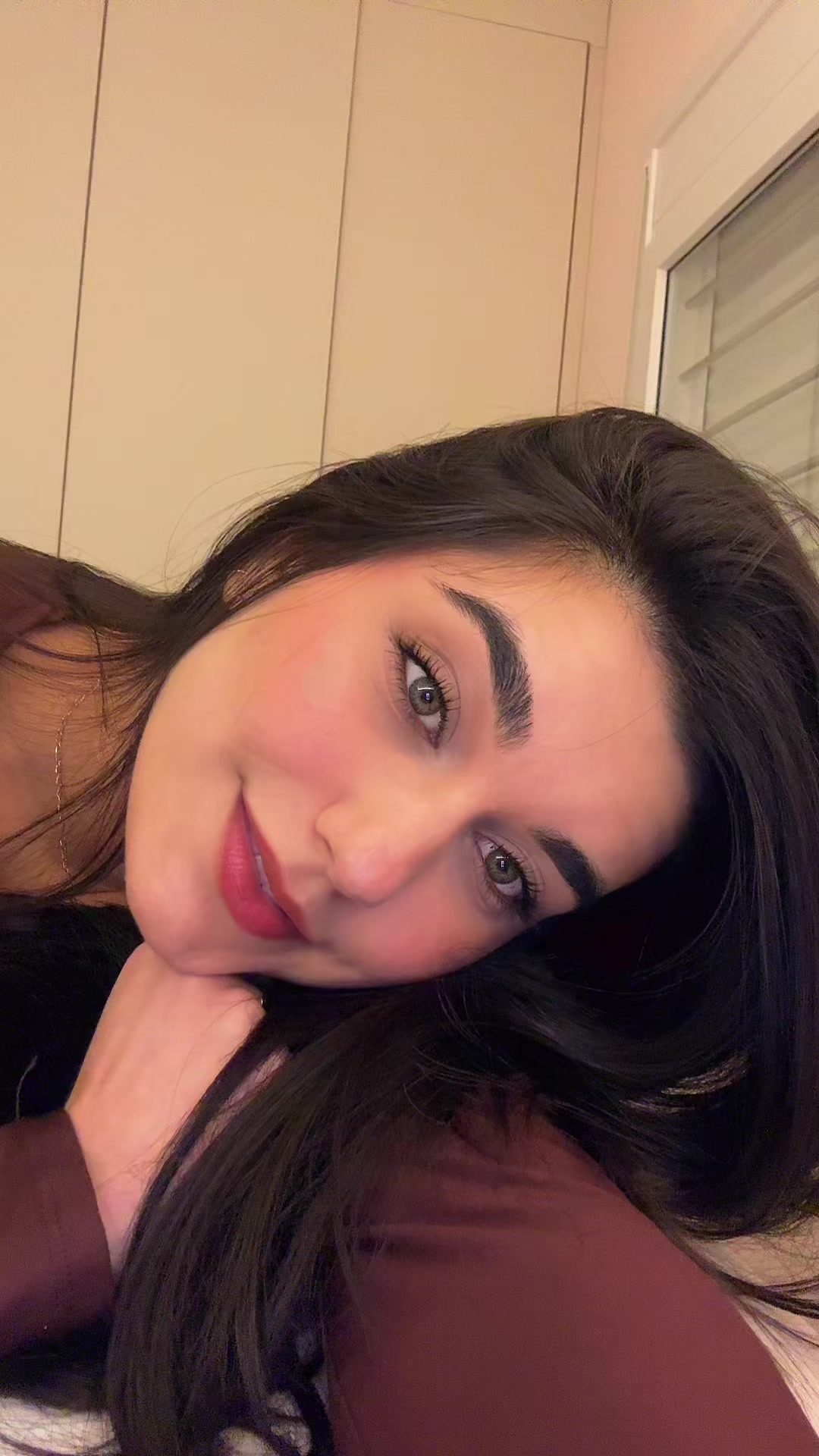 @thaissagelinger