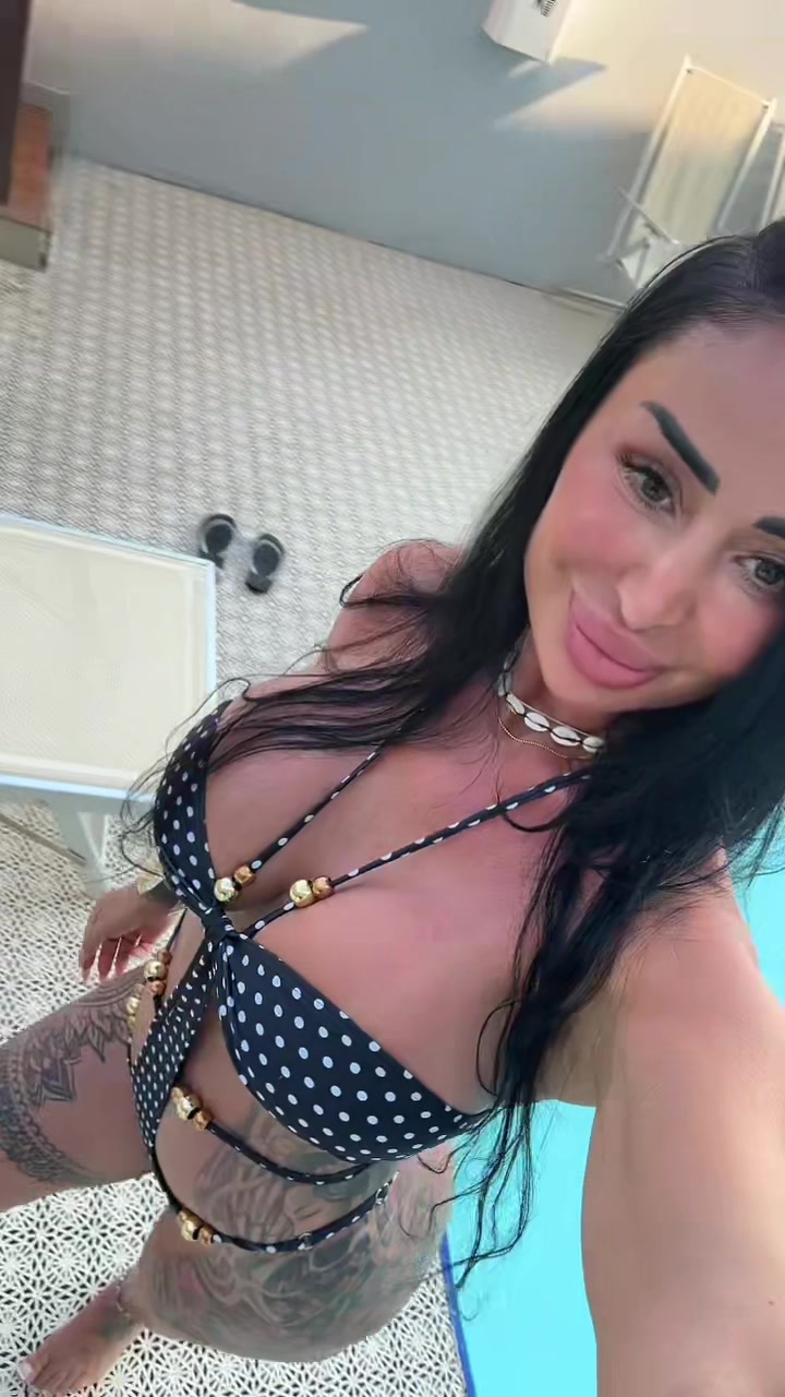 @Eva🇦🇱