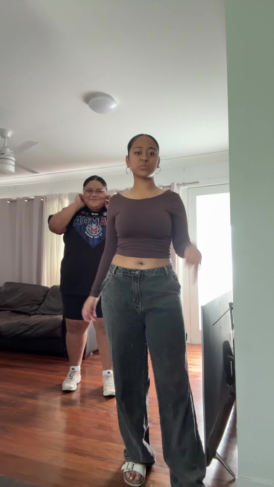 @_niiiva
