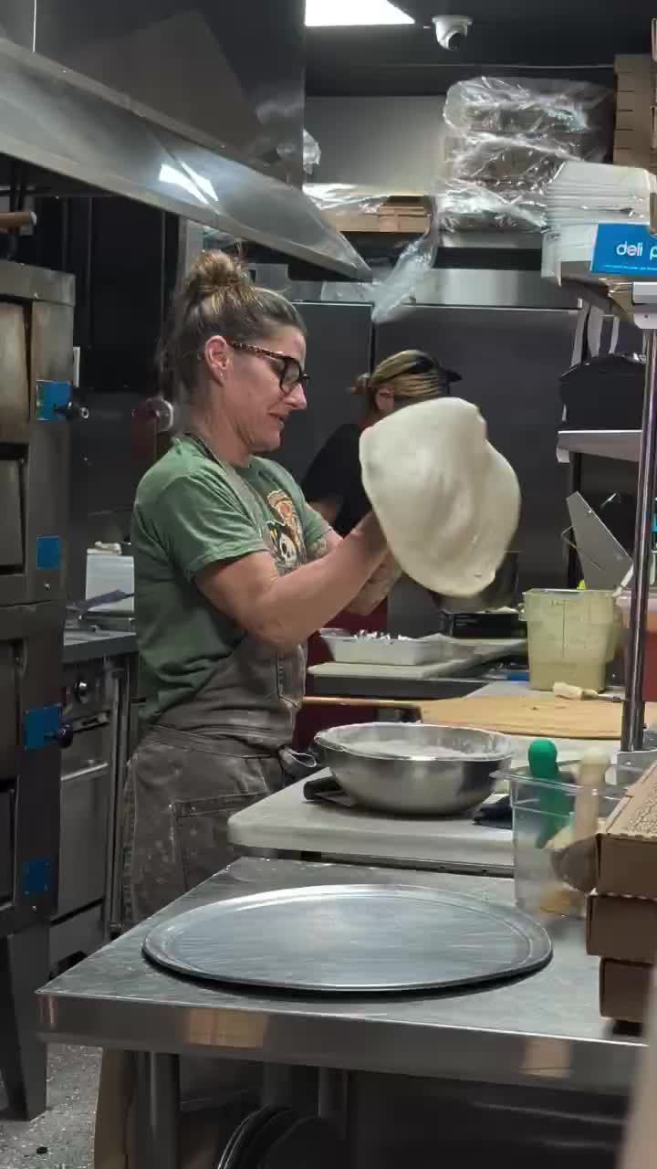 @noflopnikispizza