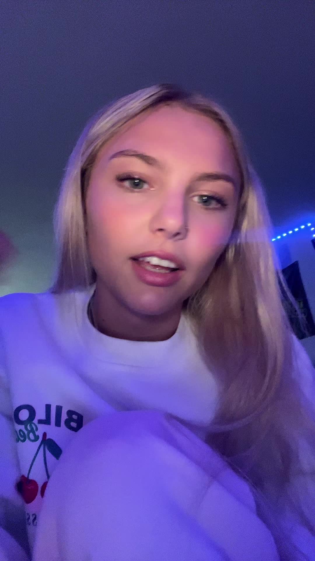 @👸😖
