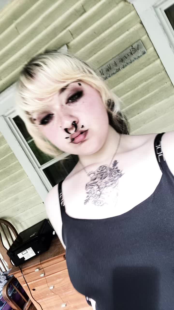 @Moldy🦇🥀