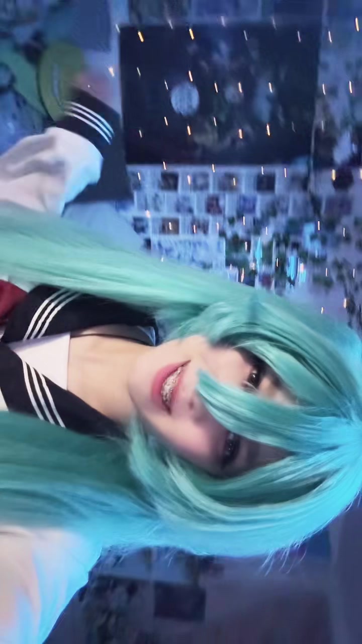 @Hatsunemikughg