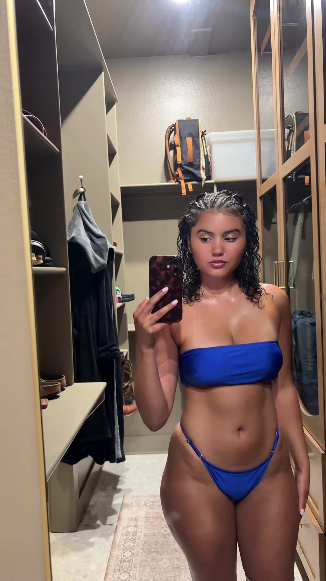 @AshleyB.