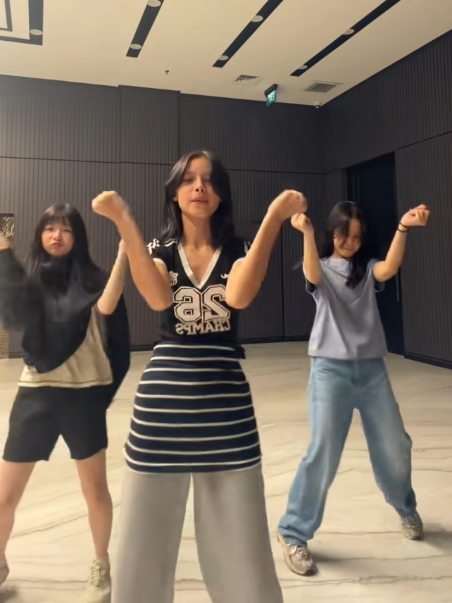 @jkt48 viral sedunia