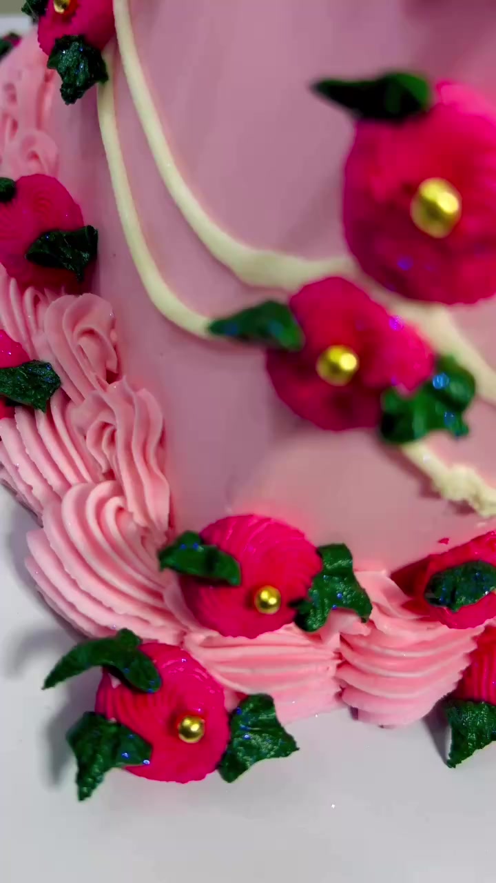 @mbs_cakes_pastries