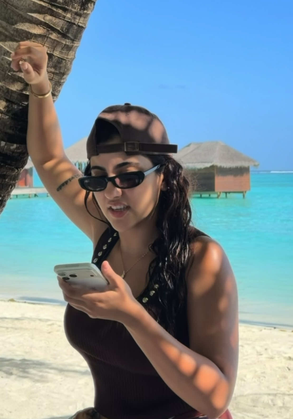 @douniabomba
