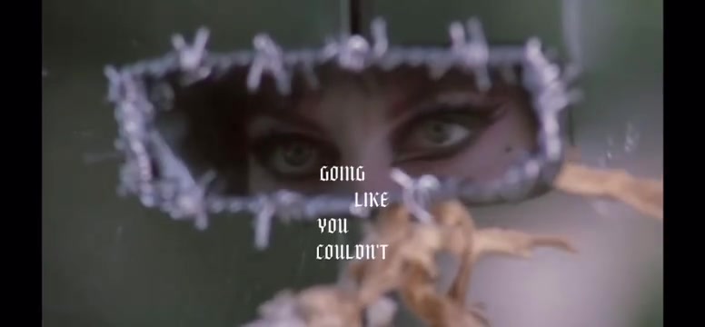 @𝔄𝔫𝔫𝔞 🎸🦇🦈