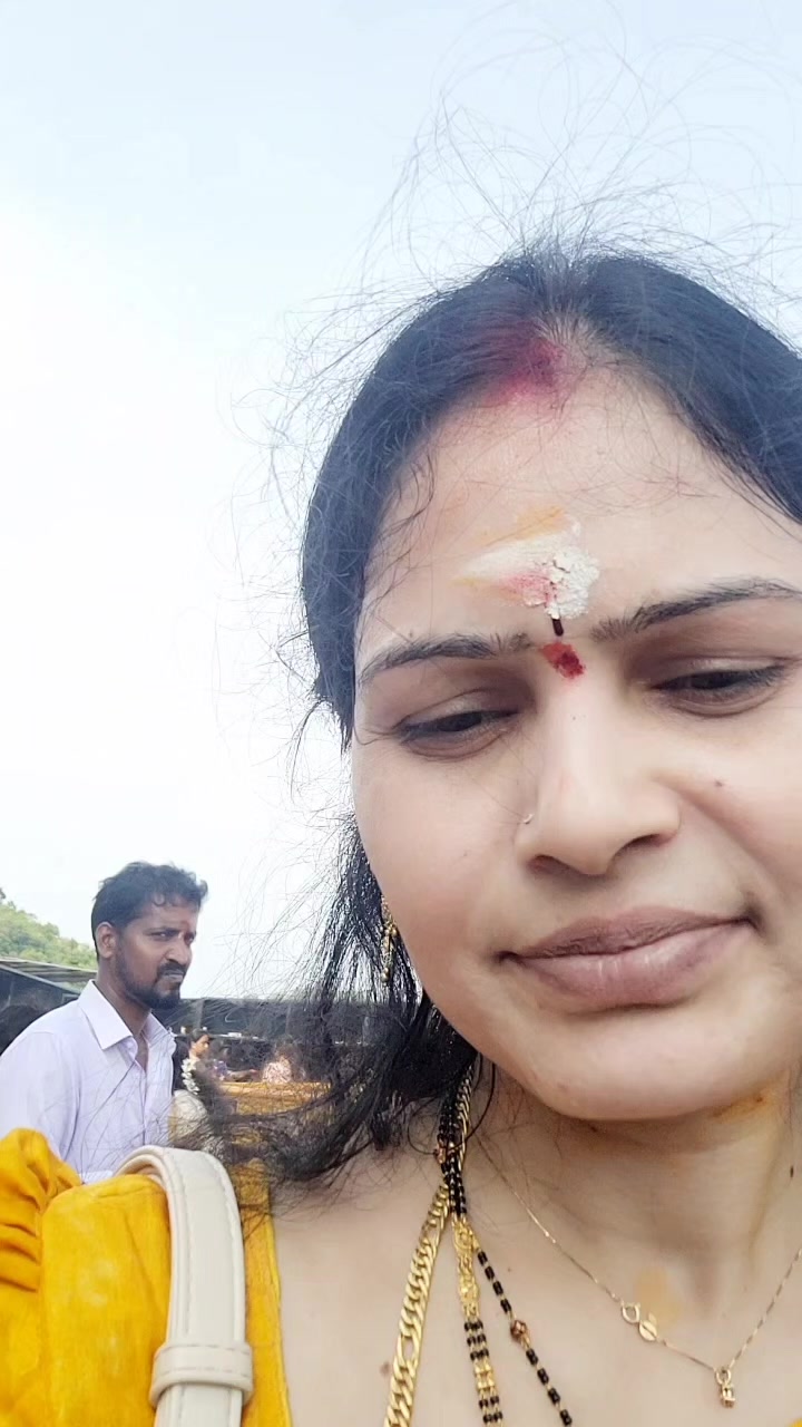 @DUBAI LO RADHA