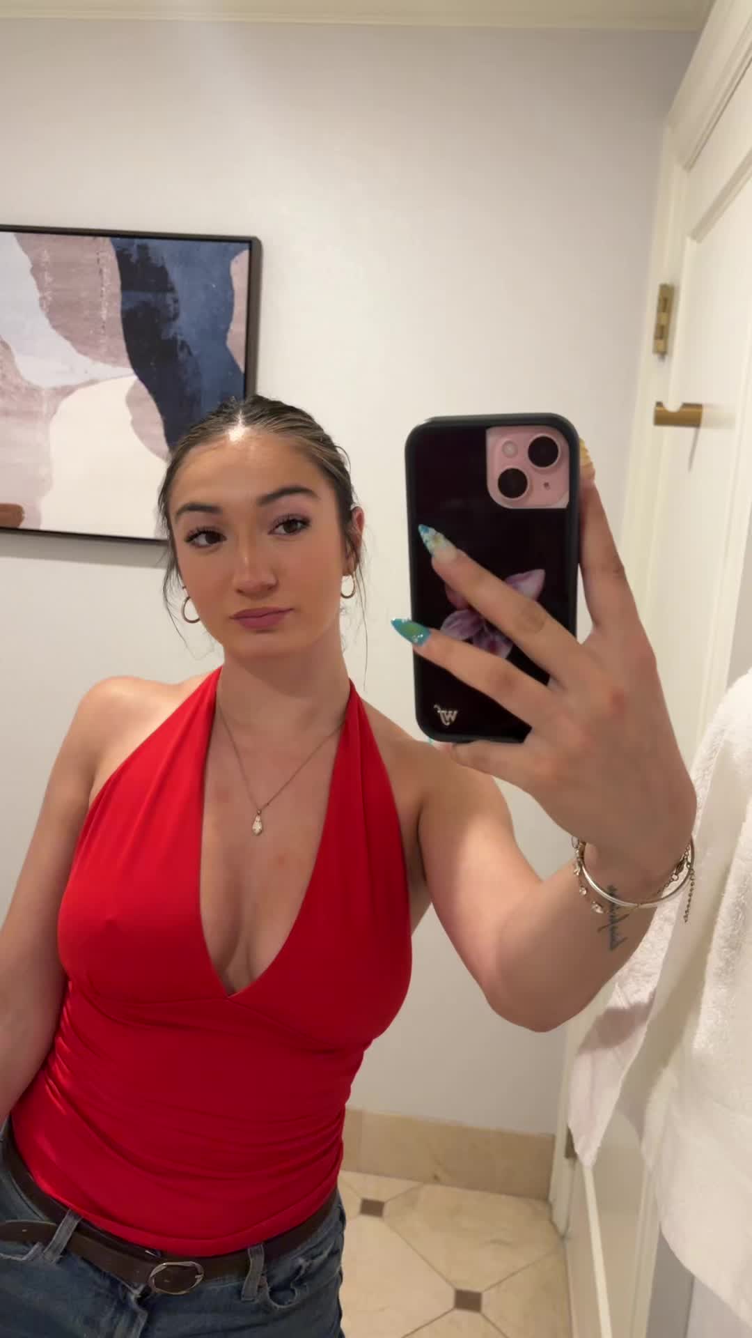 @Bella