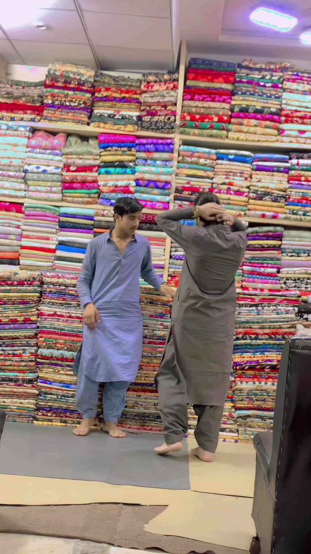 @Zubair pathan🤬