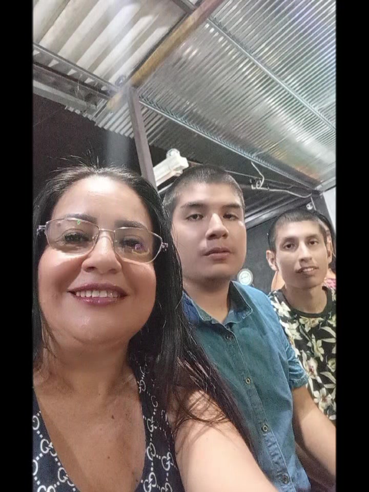 @TANIA CALLE 🇪🇨