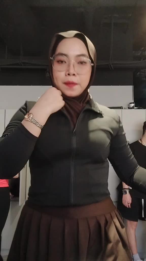@Queen_Bee🐝🇭🇰