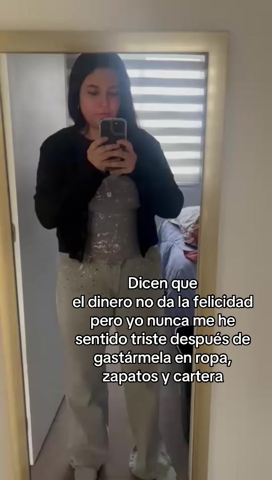 @valeee_rojas